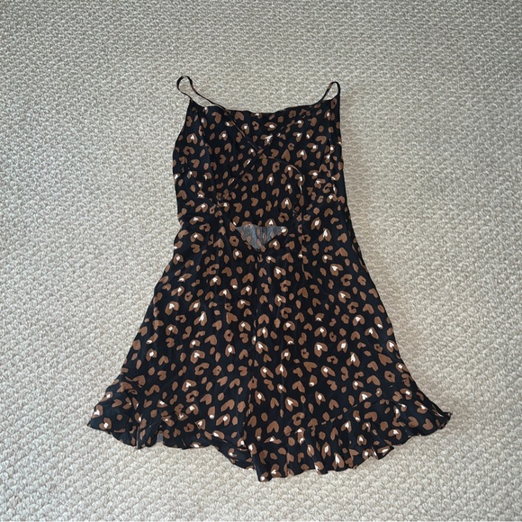 SELFIE LESLIE Hey Girl Ruffle Hem Romper Animal Print SIZE: Medium - Picture 11 of 13